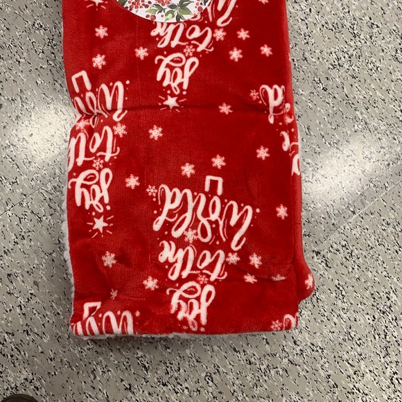 Holly Loft Christmas Holiday Plush Sherpa Throw Blanket Red Joy to the World NEW - Picture 9 of 10